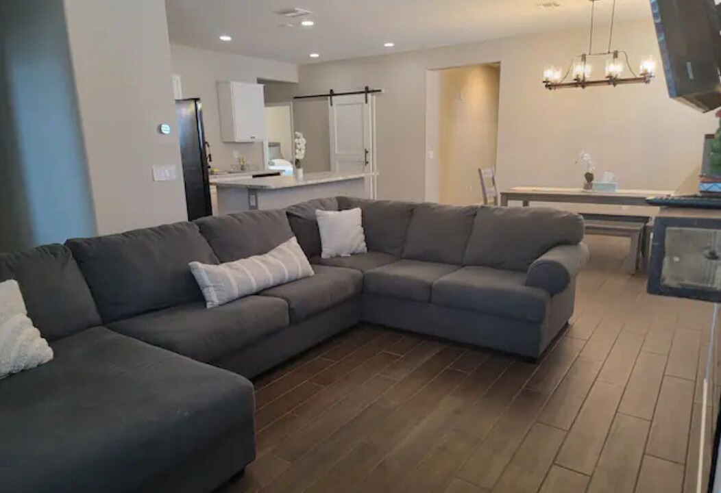 Photo of Livingroom in Surprise