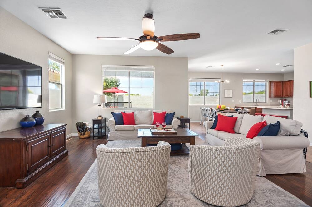 Photo of Livingroom in Power Ranch