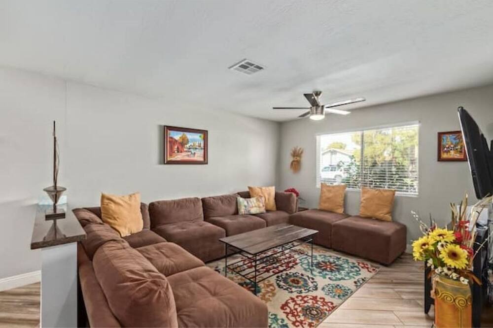 Photo of Livingroom in Chandler