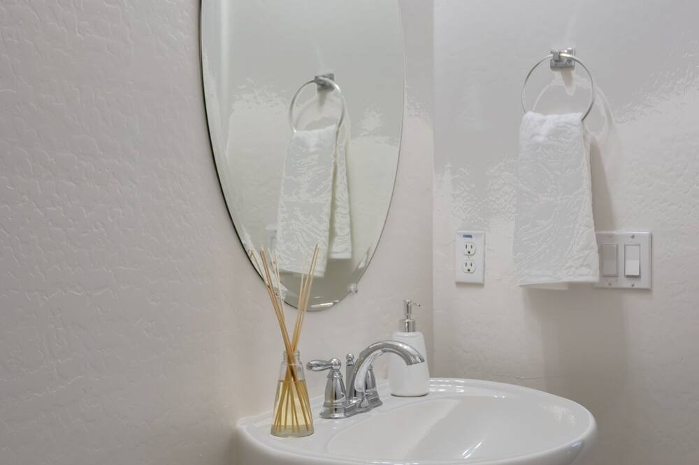Photo of Bathroom in Maryvale