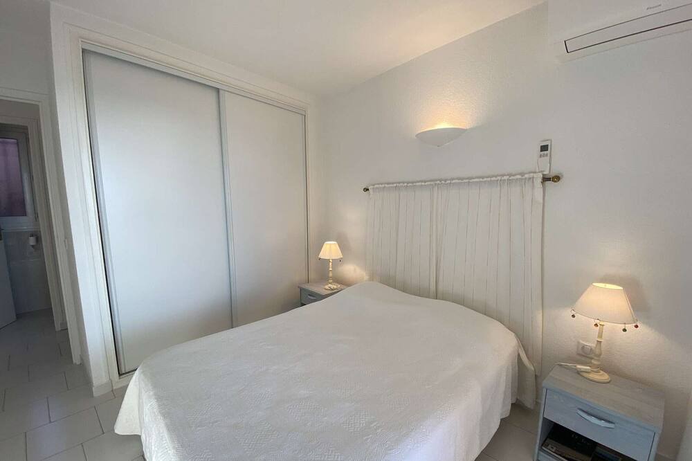 Photo of Bedroom in Porticcio