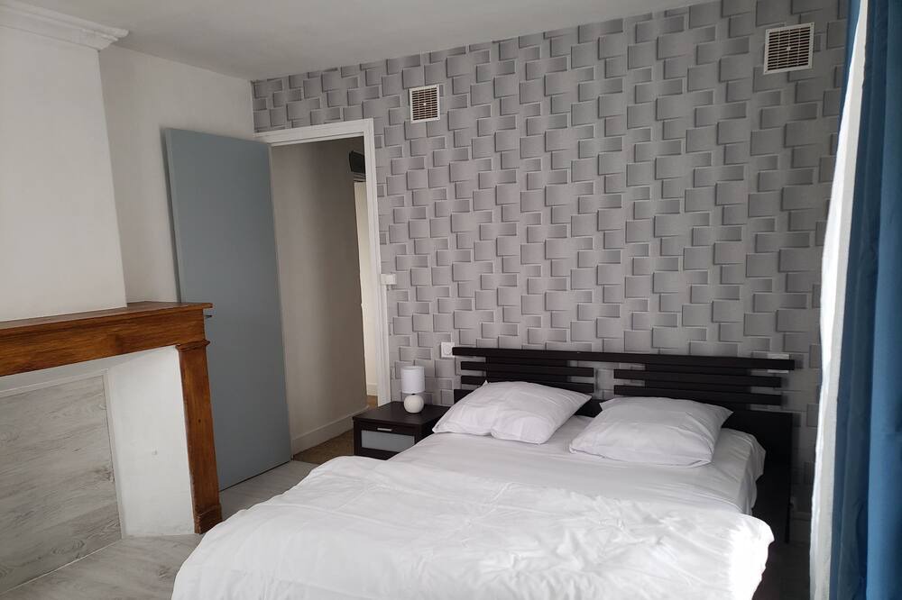 Photo of Bedroom in Saint-Romain-sur-Cher