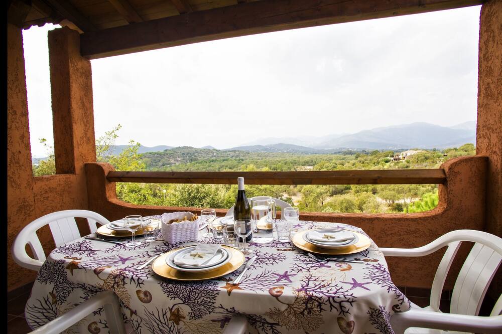 Photo of Patio Balcony in Pinarellu