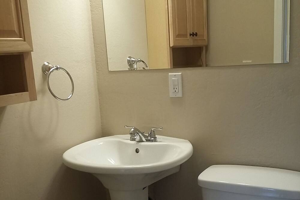 Photo of Bathroom in Williamson