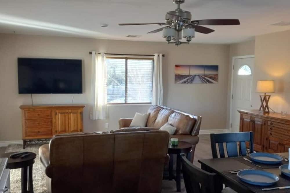 Photo of Livingroom in Williamson