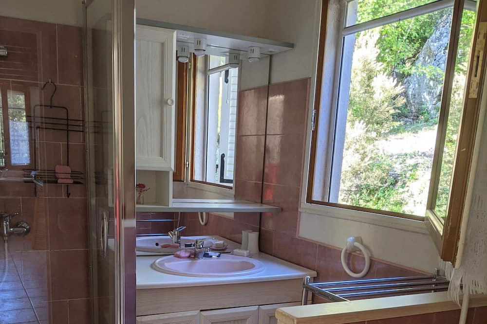 Photo of Bathroom in Chisa