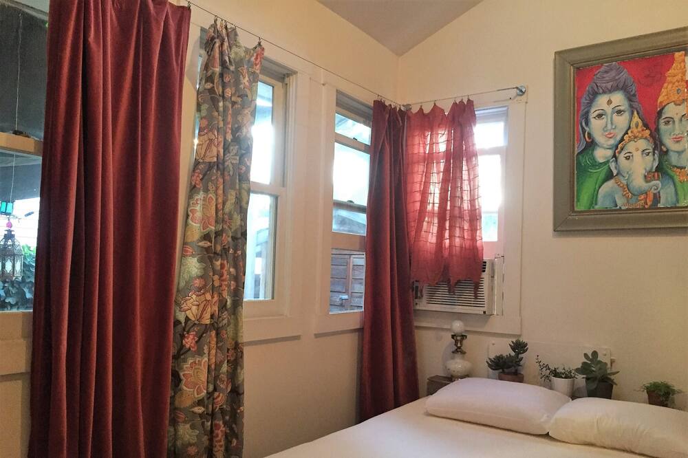 Photo of Bedroom in East Central