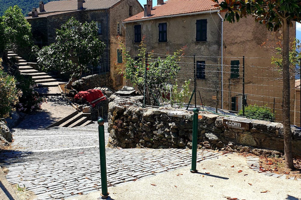 Photo of Others in Santa-Lucia-di-Mercurio