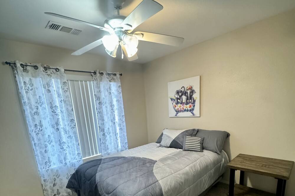 Photo of Bedroom in Coyote Corridor