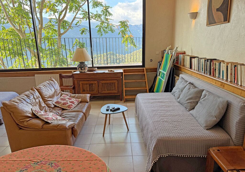 Photo of Livingroom in Sainte-Lucie-de-Tallano