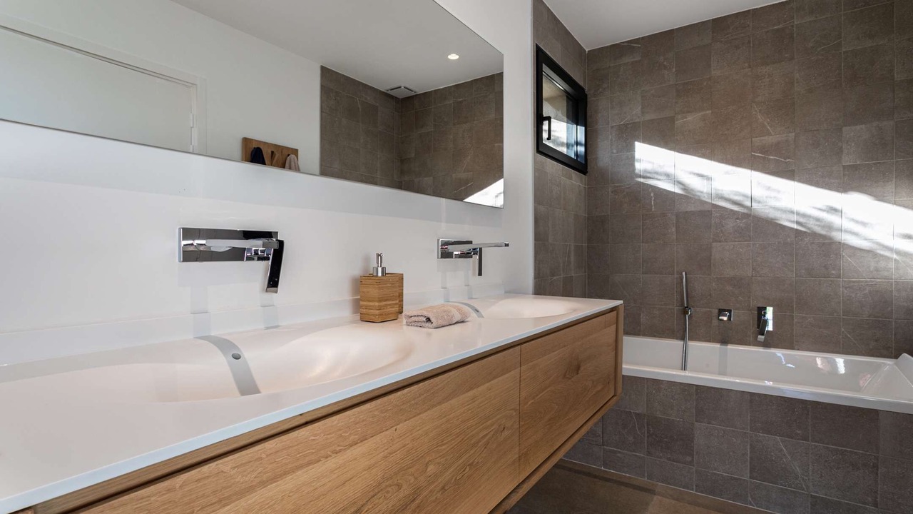 Photo of Bathroom in Gurgazu