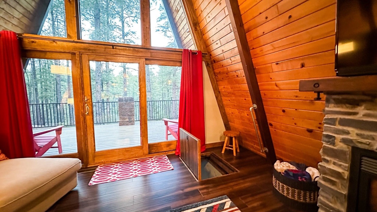Photo of Livingroom in Highland Pines