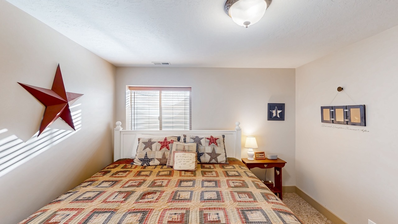 Photo of Bedroom in Sweetwater