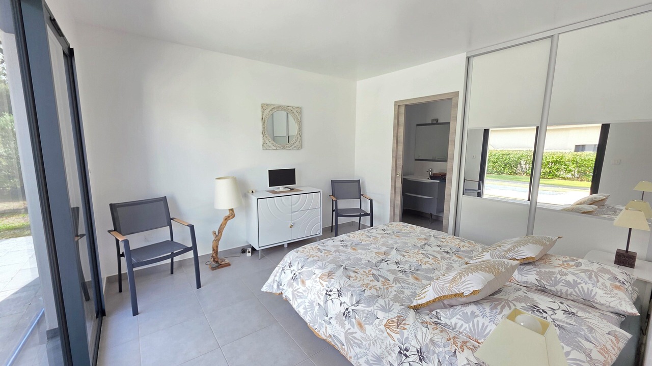 Photo of Bedroom in Pinarellu