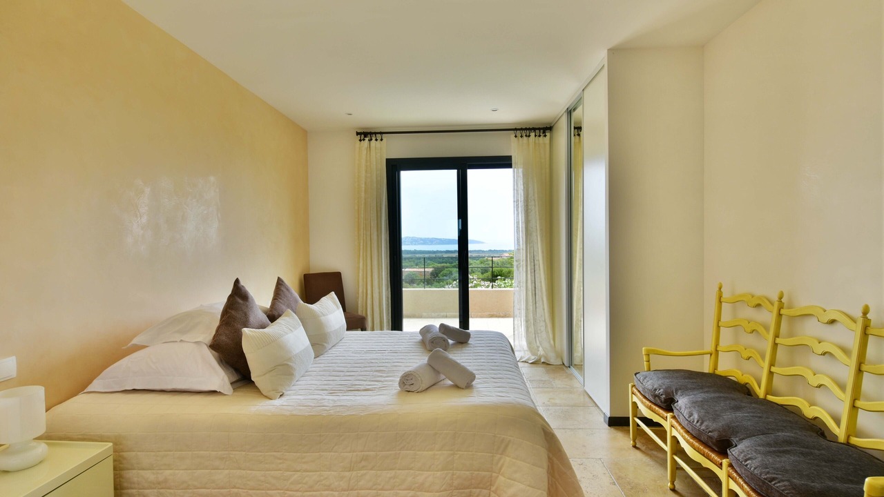 Photo of Bedroom in Cirendinu