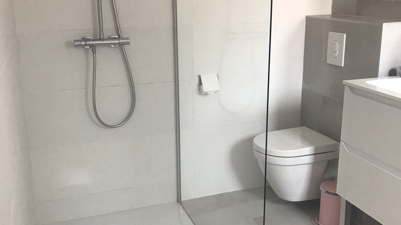 Photo of Bathroom in Cirendinu
