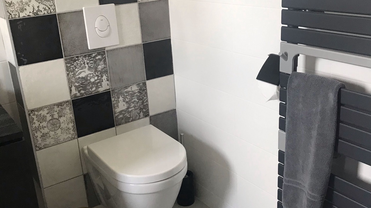 Photo of Bathroom in Cirendinu