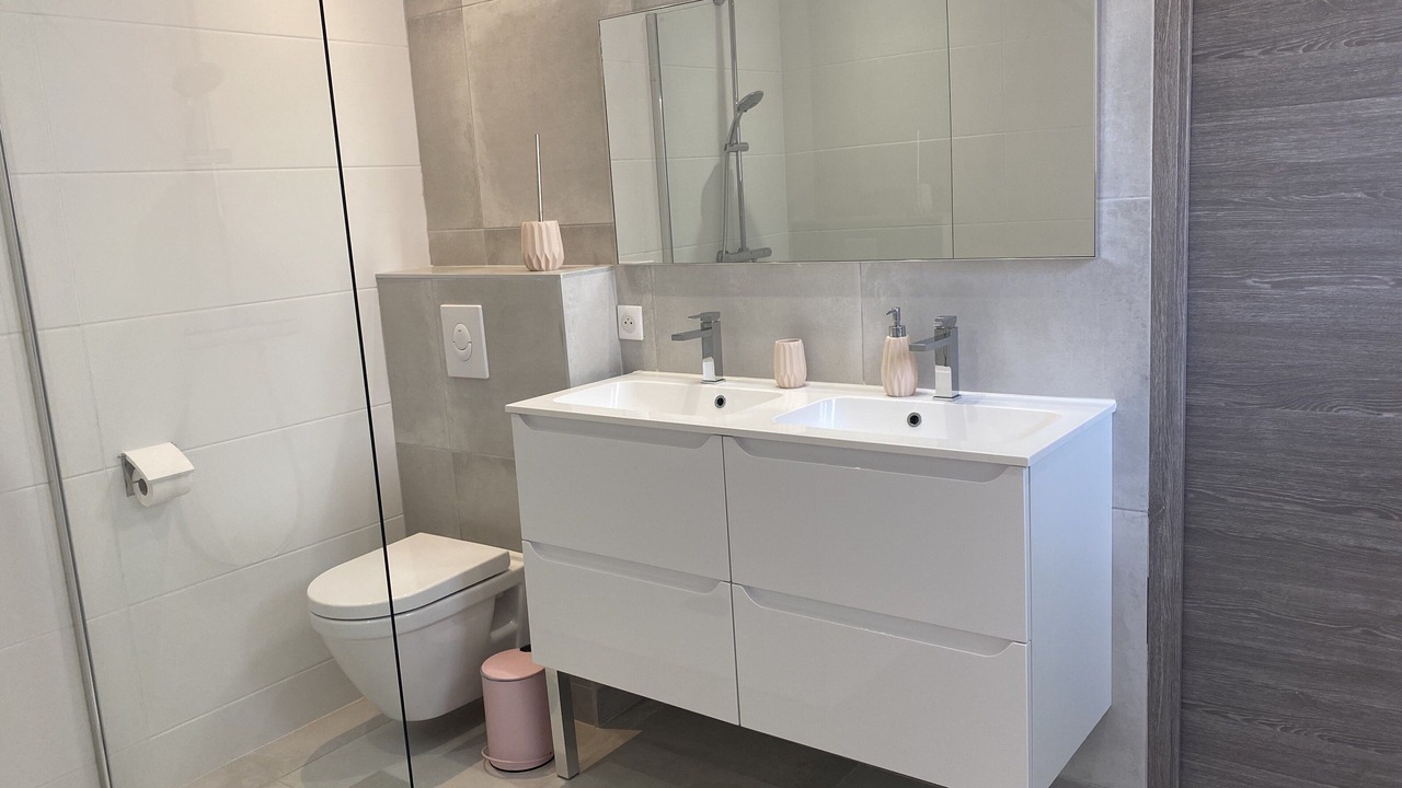 Photo of Bathroom in Cirendinu