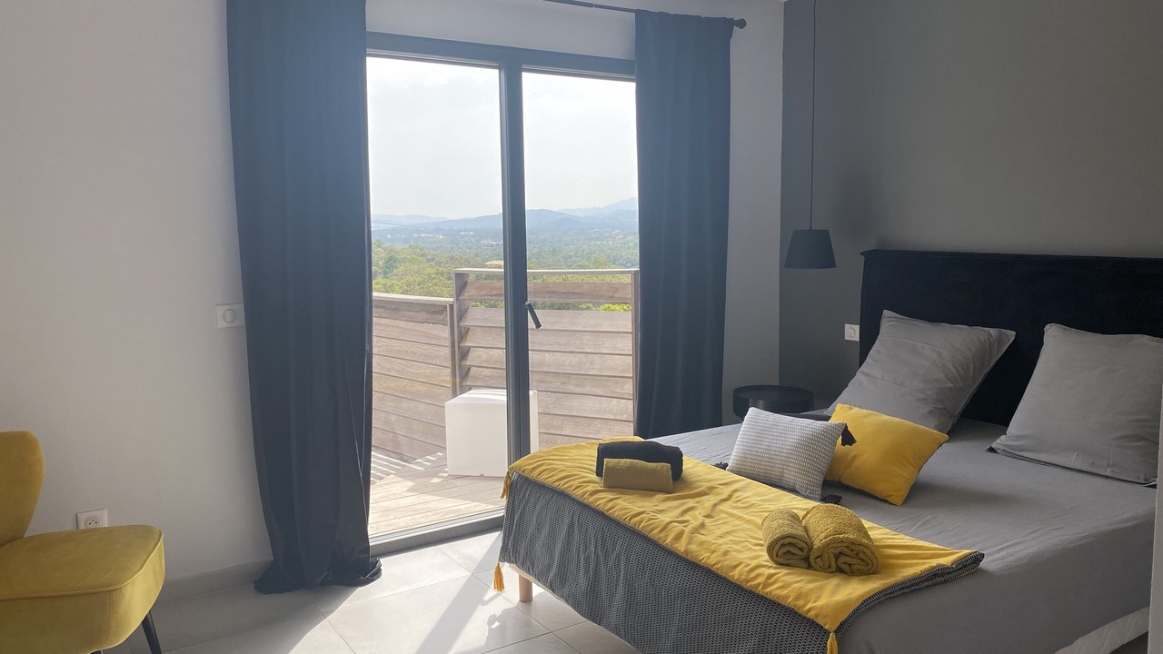 Photo of Bedroom in Cirendinu
