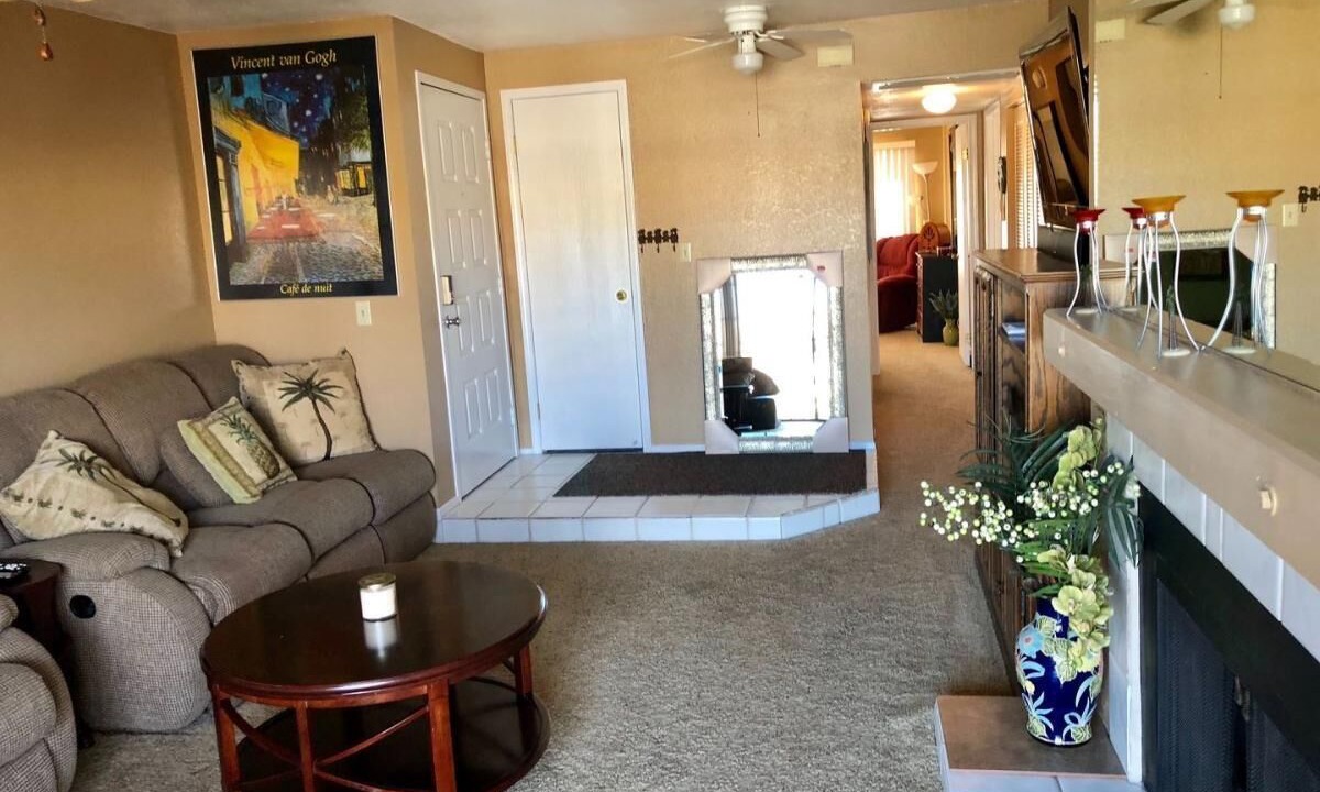 Photo of Livingroom in Bullhead City