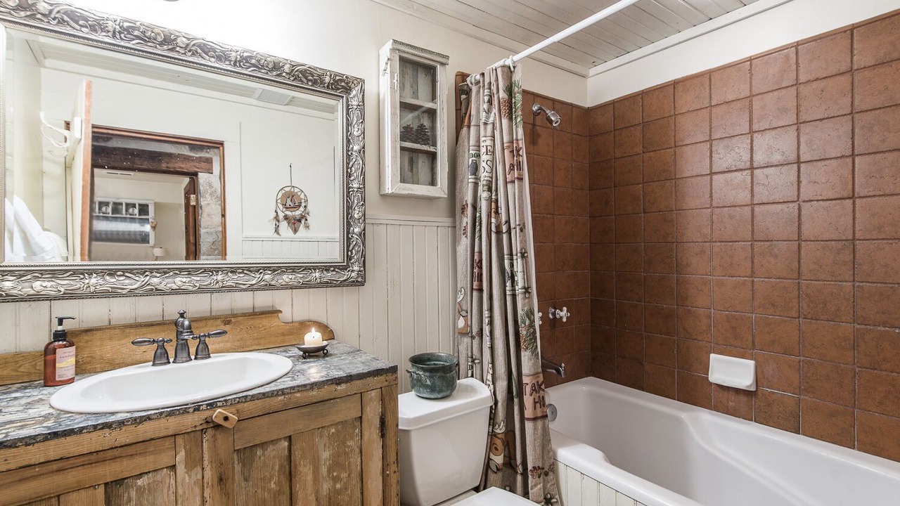 Photo of Bathroom in Sundance