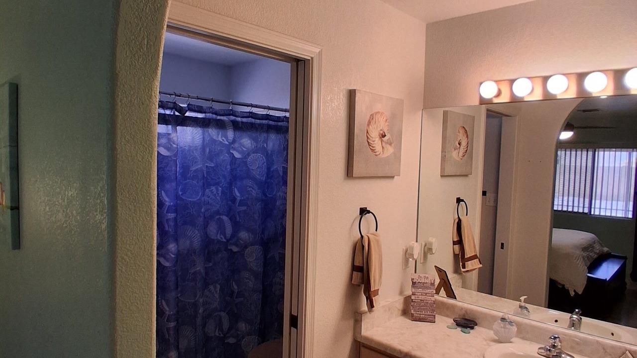 Photo of Bathroom in Desert Foothills