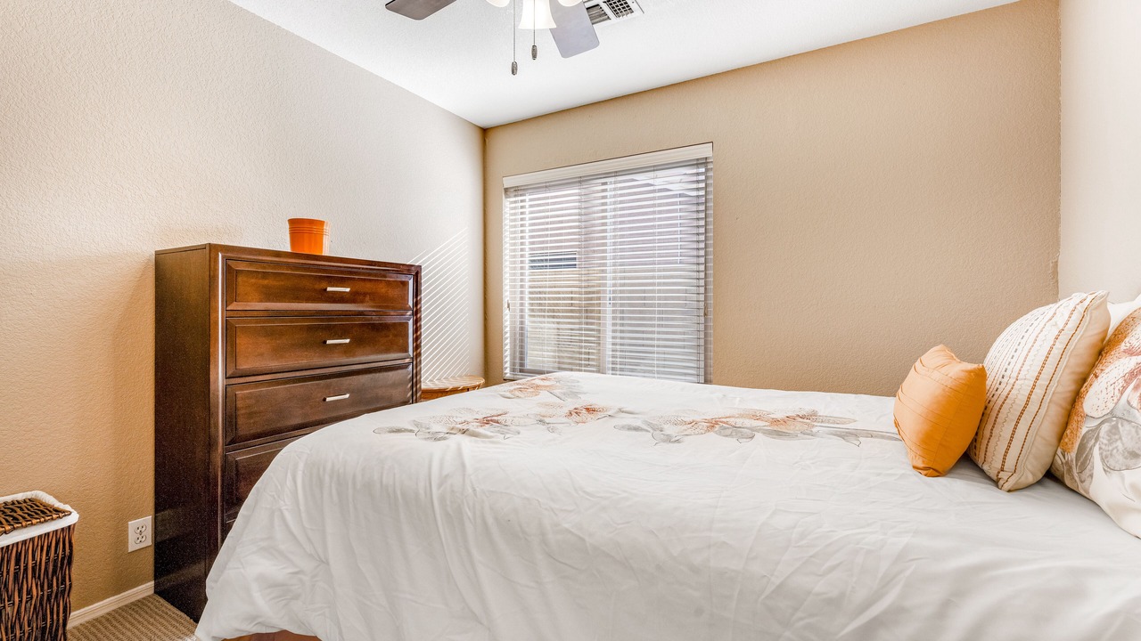 Photo of Bedroom in Cottonwoods Crossing