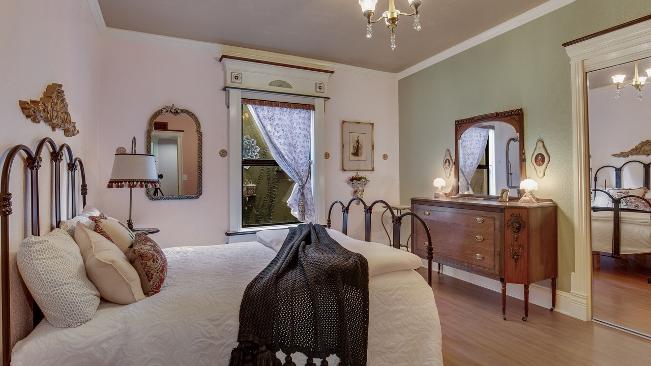 Photo of Bedroom in Old Fort Lowell