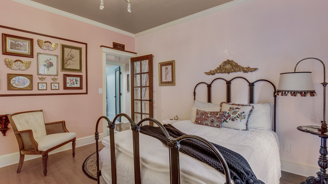 Photo of Bedroom in Old Fort Lowell
