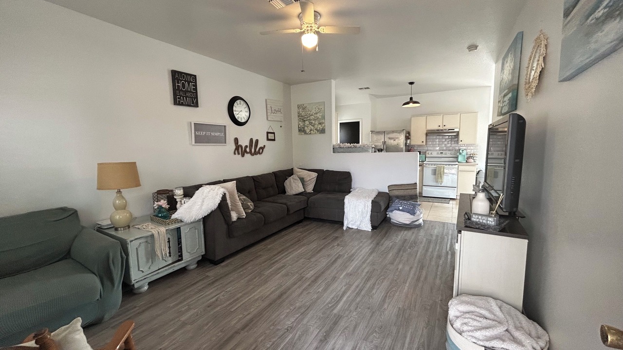 Photo of Livingroom in Roseview