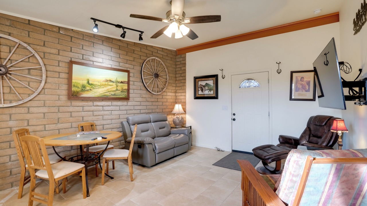 Photo of Livingroom in Wickenburg