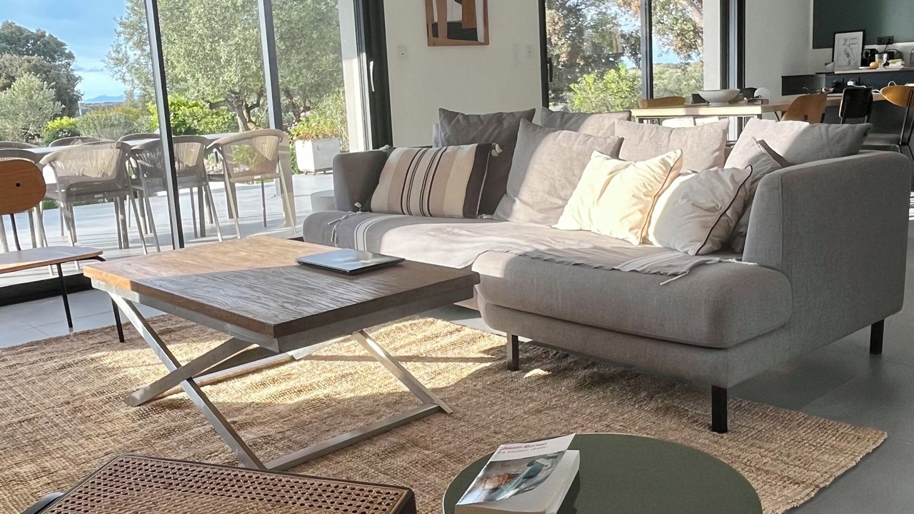 Photo of Livingroom in Bonifacio