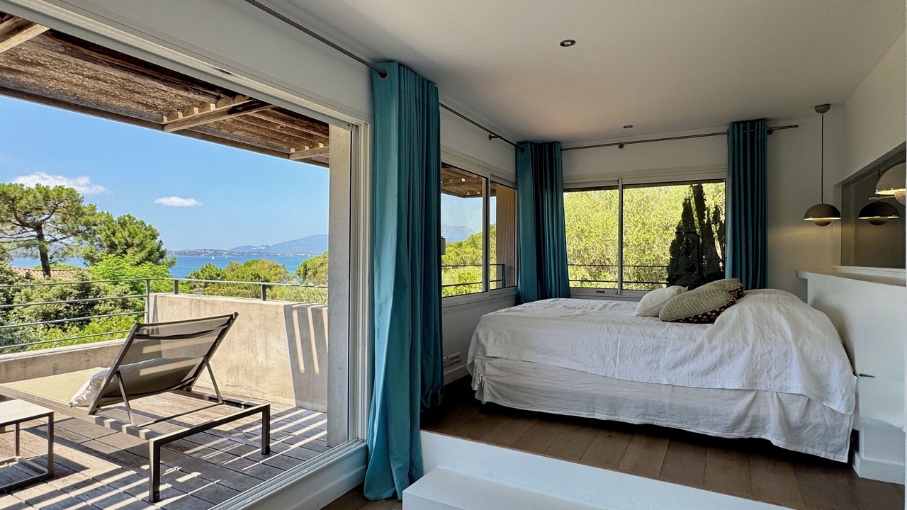 Photo of Bedroom in Cala Rossa
