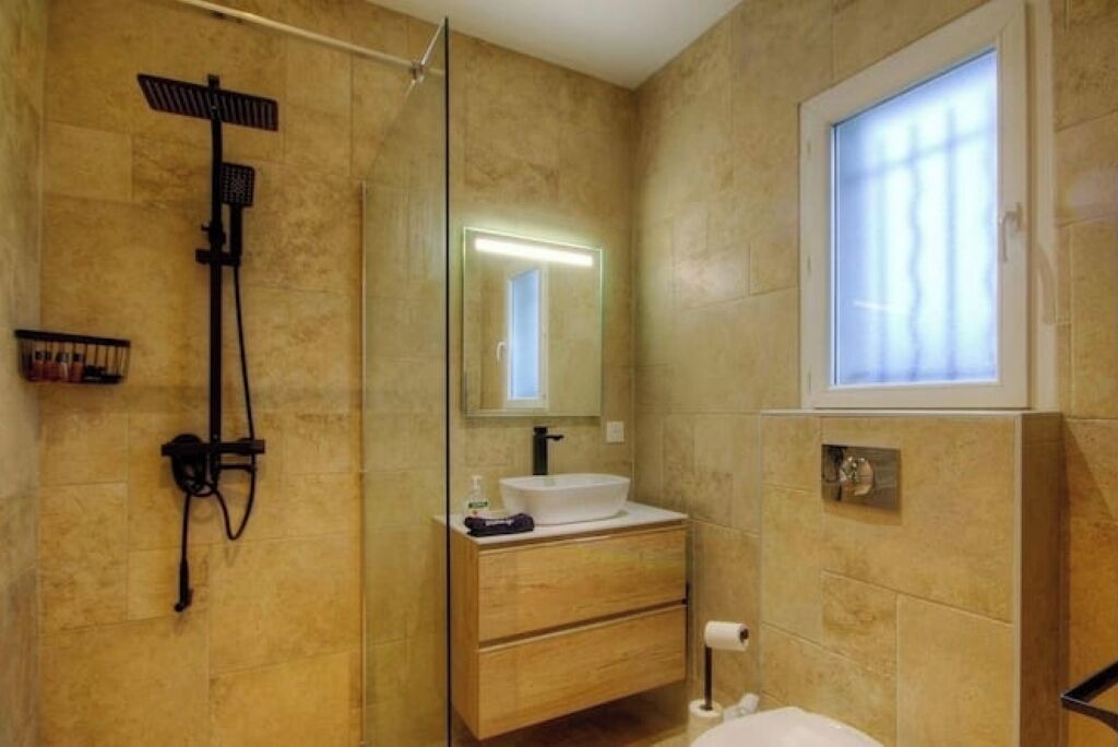 Photo of Bathroom in Sisco