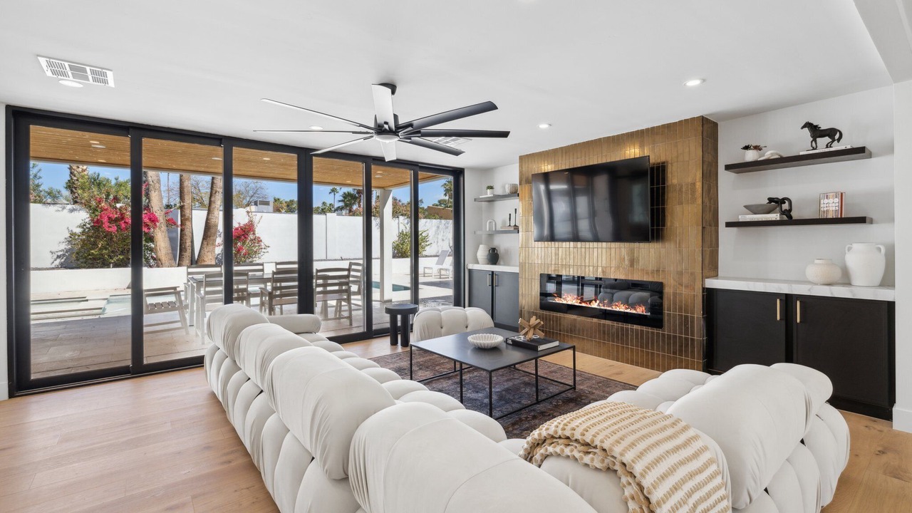 Photo of Livingroom in Raskin Estates