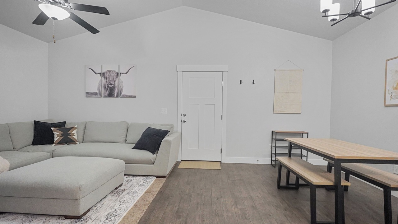 Photo of Livingroom in Lehi