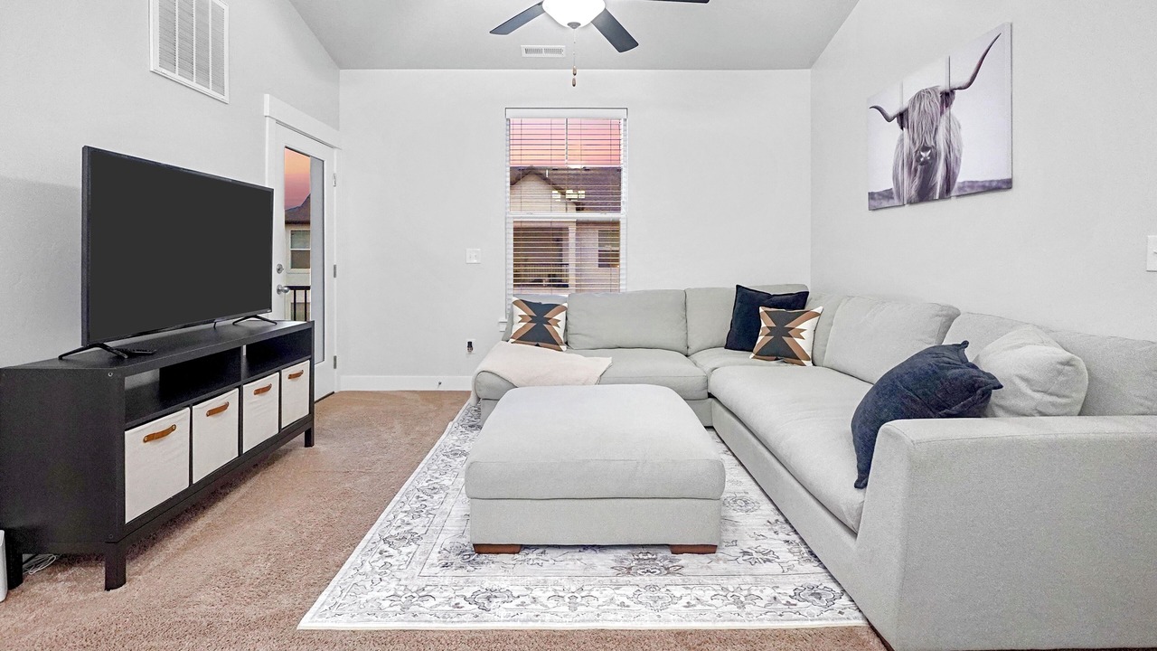 Photo of Livingroom in Lehi
