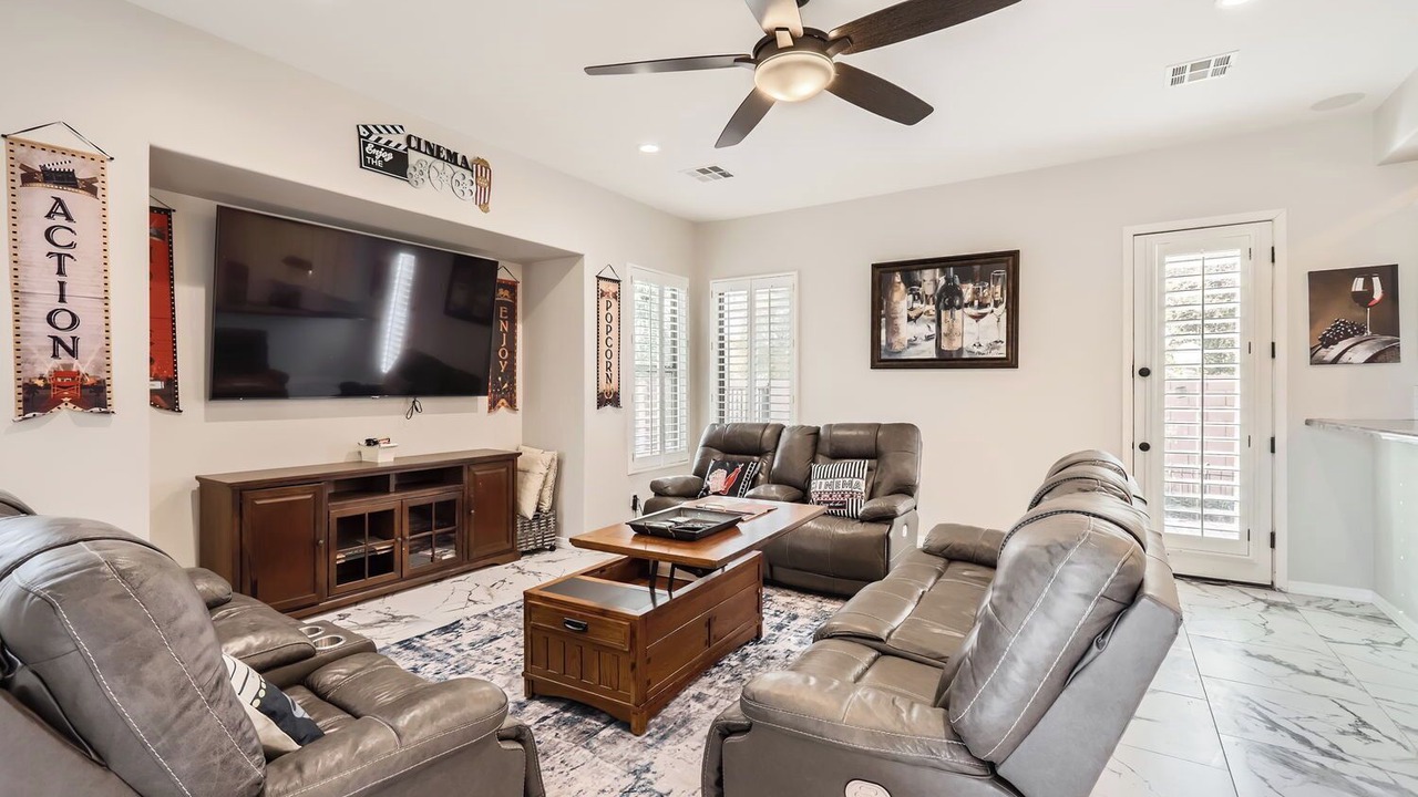 Photo of Livingroom in Missouri Ranch