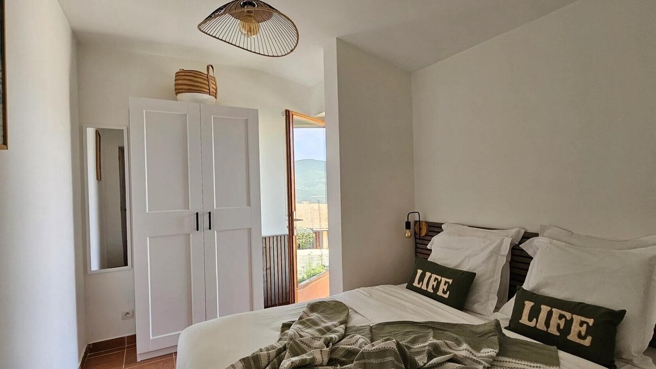 Photo of Bedroom in Serra-di-Ferro