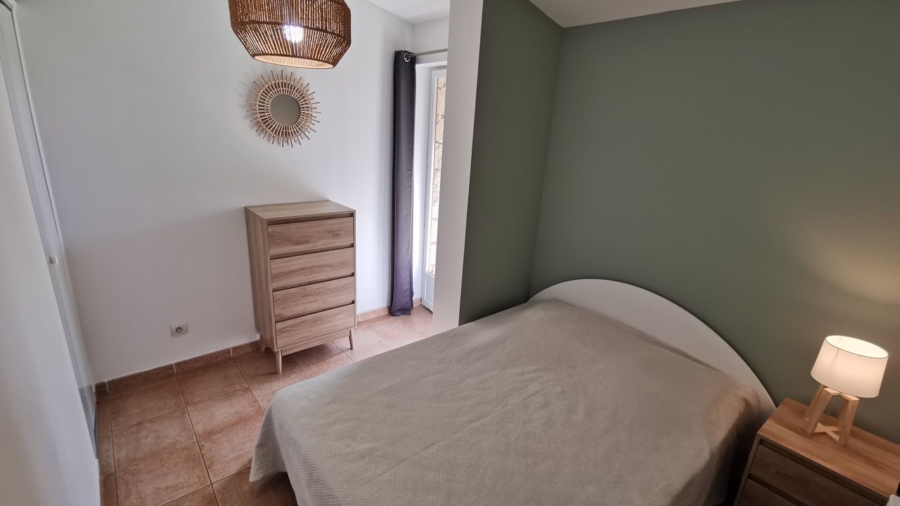 Photo of Bedroom in Serra-di-Ferro