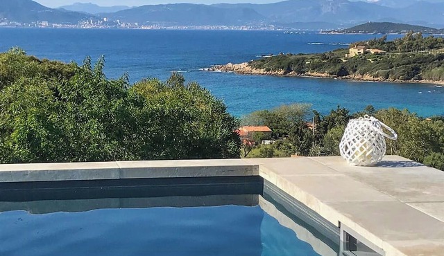 Villa with views over Gulf of Ajaccio