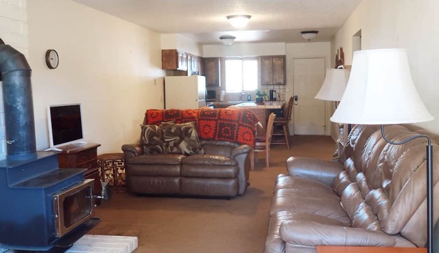 Cozy 2-bedroom condo in peaceful Parowan