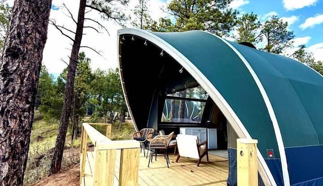Serene Glamping Retreat with Apple Orchards and Farm Animals near Quarai Ruins in Torreon, New Mexico